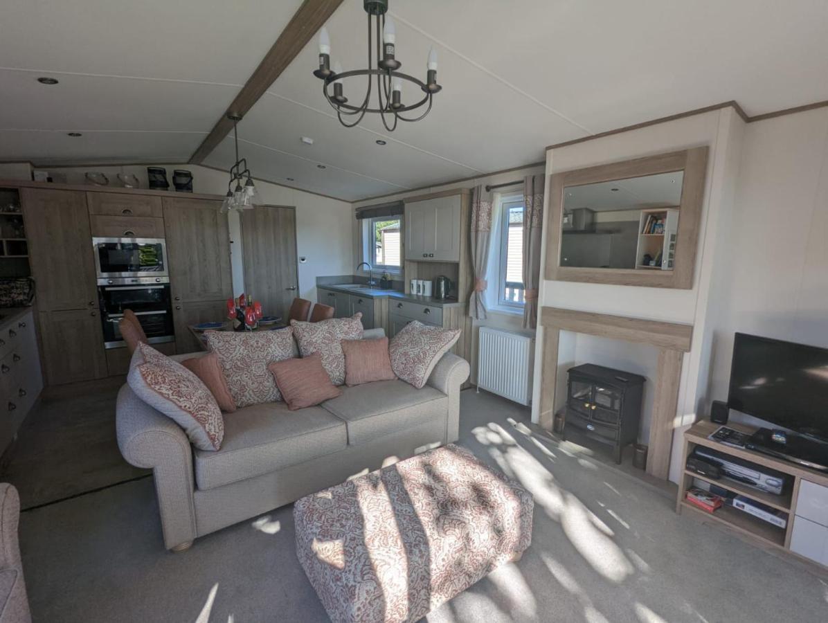 Stunning Luxury Caravan On Edge Of New Forest On Shorefield Country Park Entertainment And Leisure Passes Included 밀퍼드온시 외부 사진