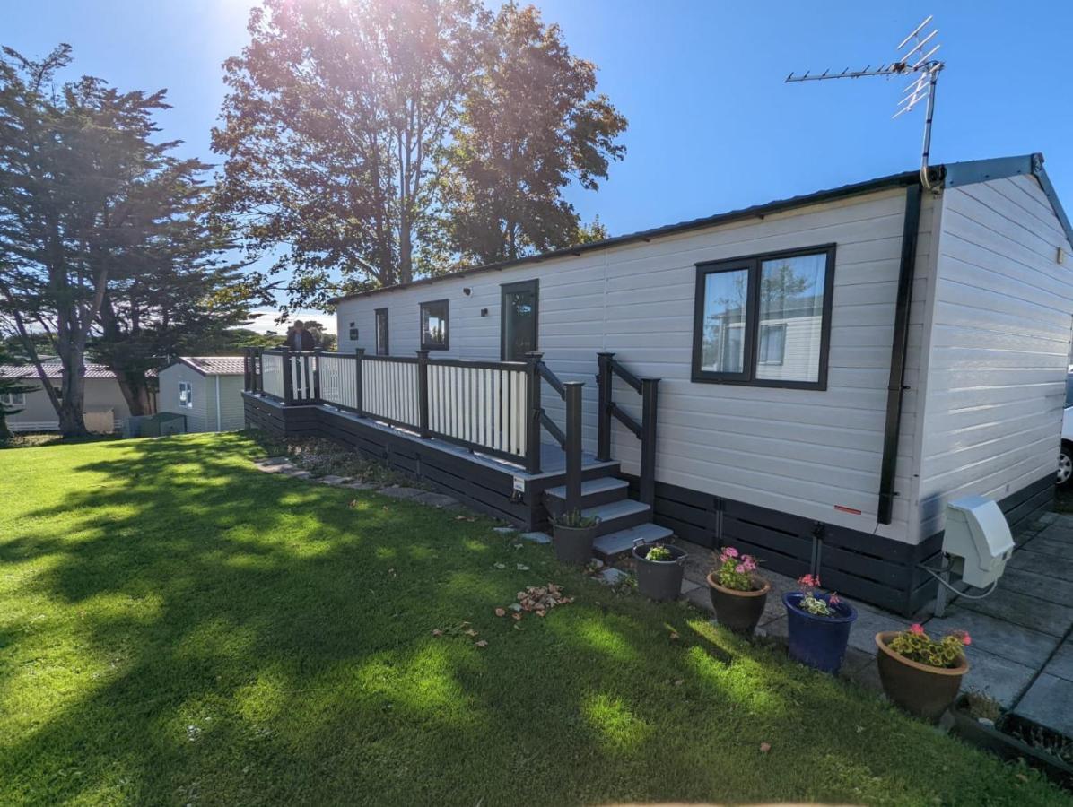 Stunning Luxury Caravan On Edge Of New Forest On Shorefield Country Park Entertainment And Leisure Passes Included 밀퍼드온시 외부 사진