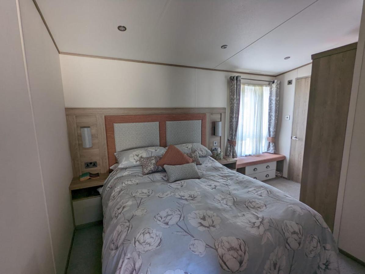 Stunning Luxury Caravan On Edge Of New Forest On Shorefield Country Park Entertainment And Leisure Passes Included 밀퍼드온시 외부 사진